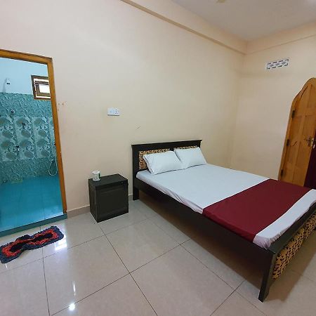 Hb Budget Rest Hotell Jaffna Eksteriør bilde