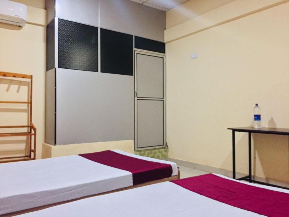 Hb Budget Rest Hotell Jaffna Eksteriør bilde