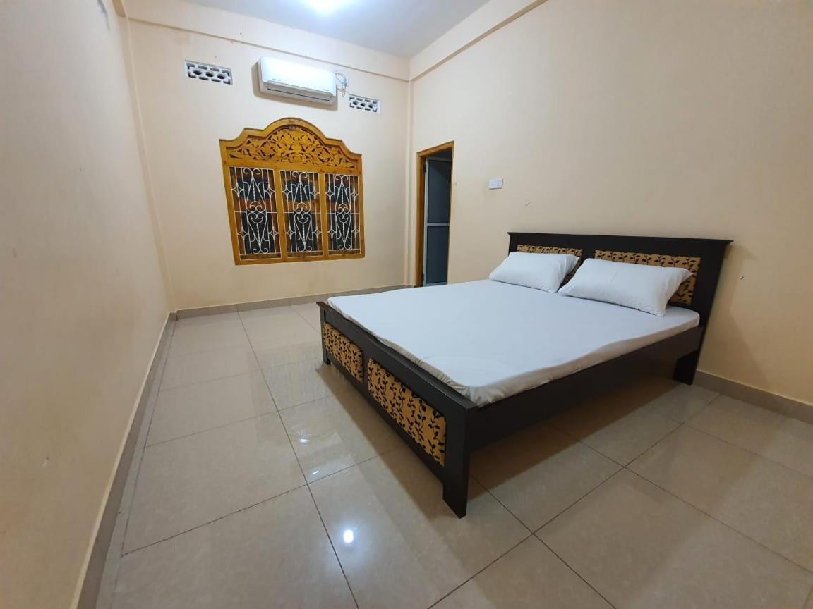 Hb Budget Rest Hotell Jaffna Eksteriør bilde